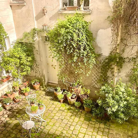 Bel Ancien Sur Cour Verdoyante Apartment